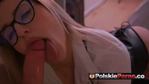 Polskie Filmy Porno The Slut Secretary SUCKED my fat cock RIGHT AT WORK- ViXXXie Rox