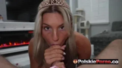 Polskie Filmy Porno Slutty 18 Year Old Girl Breaks in the New Year with a MASSIVE FACIAL!!