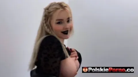 Polskie Filmy Porno Goth girl teases with her pussy in the entryway! SHE'S ASKING FOR ANAL!