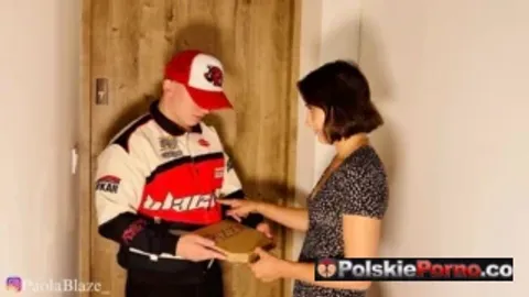 Polskie Filmy Porno The pizza delivery guy demanded money, I had to pay him somehow